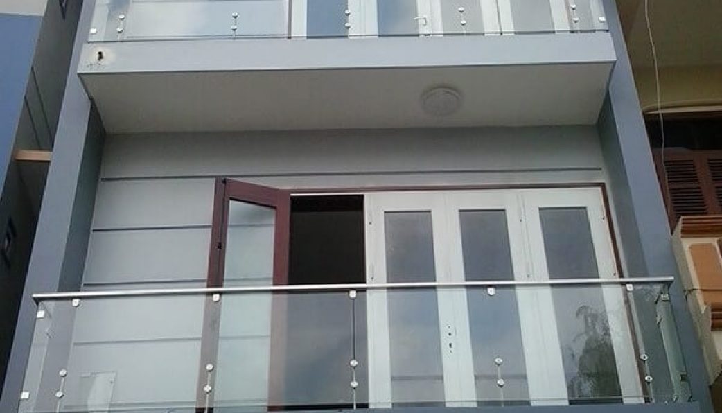 Lan can kính cường lực ban công đẹp