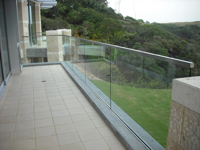 Lan can kính kẹp pat F/U inox