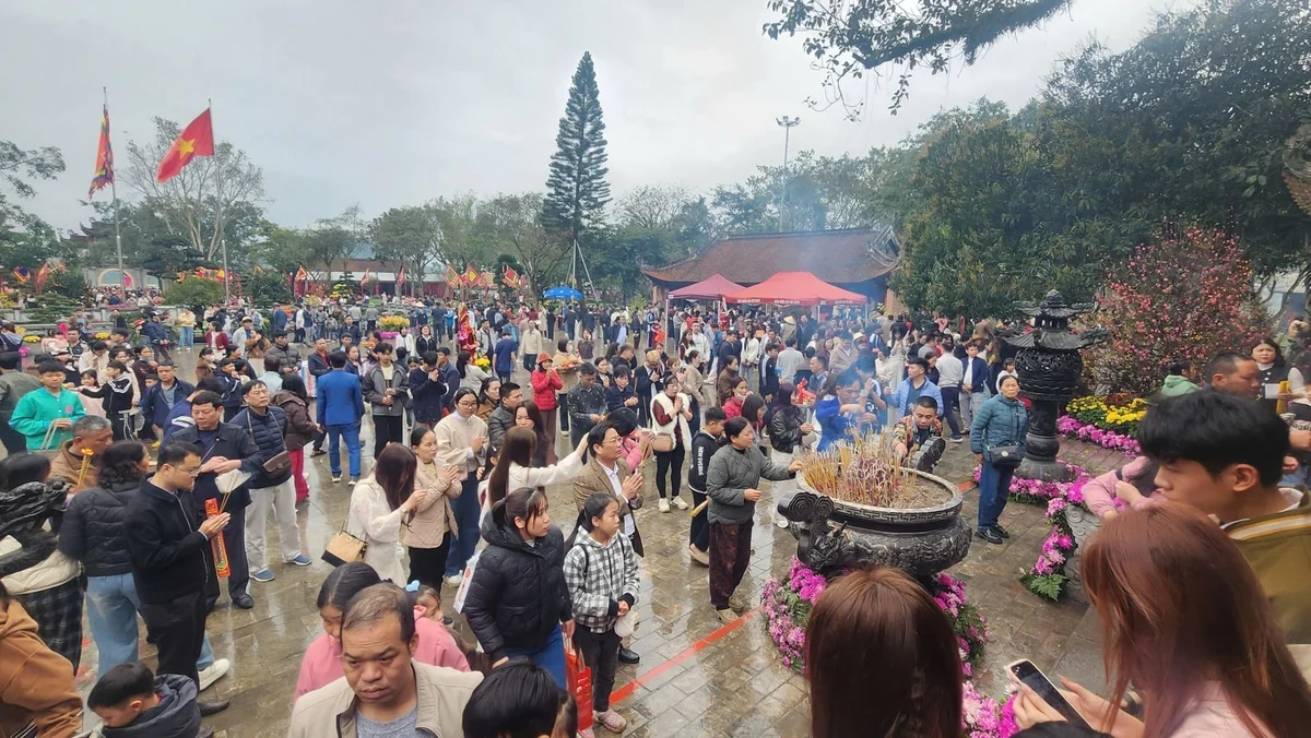 Không khí lễ hội rước kiệu