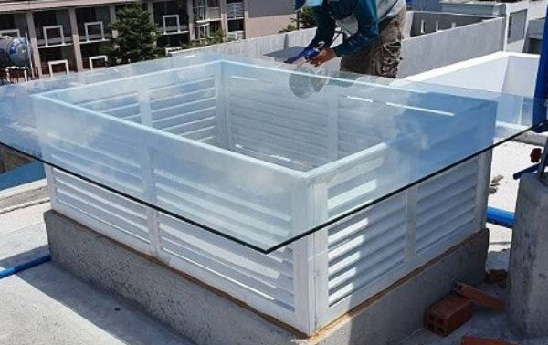 Mái che kính cường lực sân thượng rộng rãi