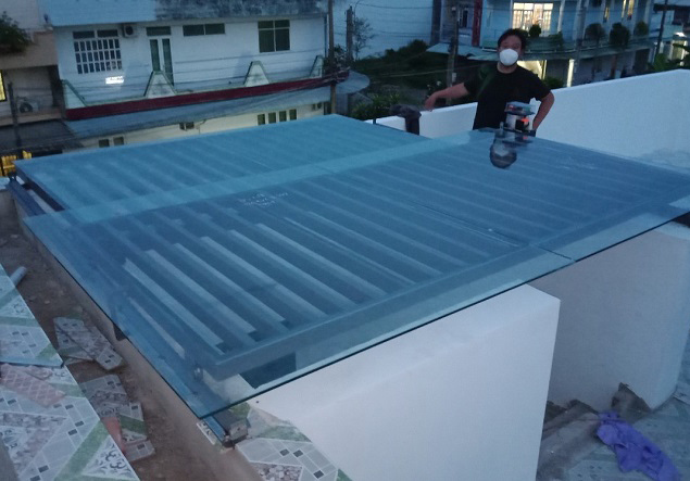 Mái kính trượt lùa tự động thông minh