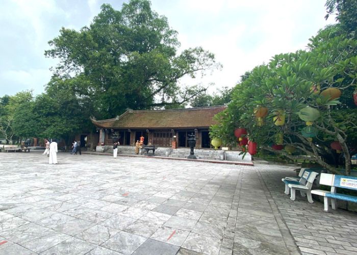 Mái ngói vảy cổ kính