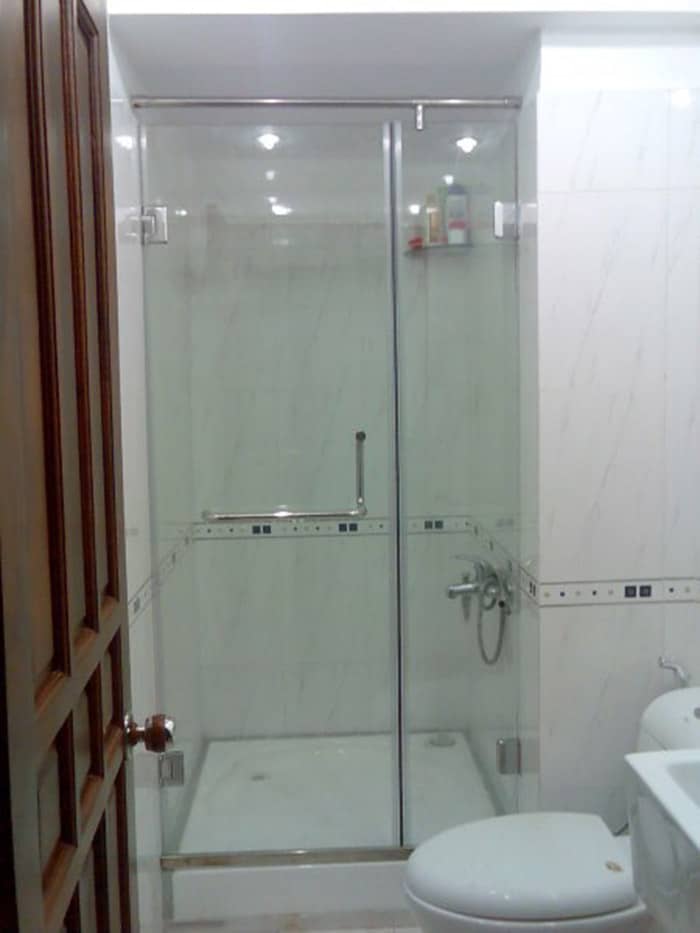 Phòng tắm kính cường lực tại Đống Đa — Nam Phong Glass