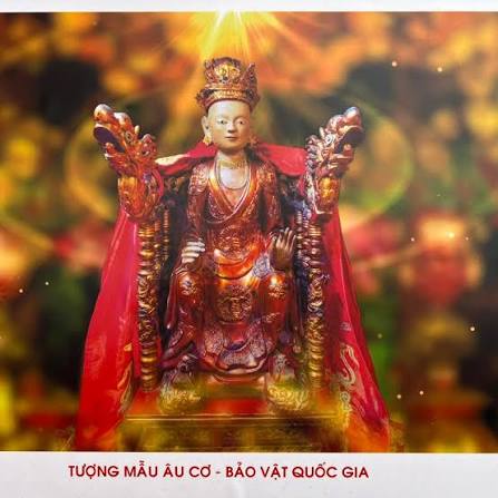 Tượng thờ Quốc Mẫu Âu Cơ