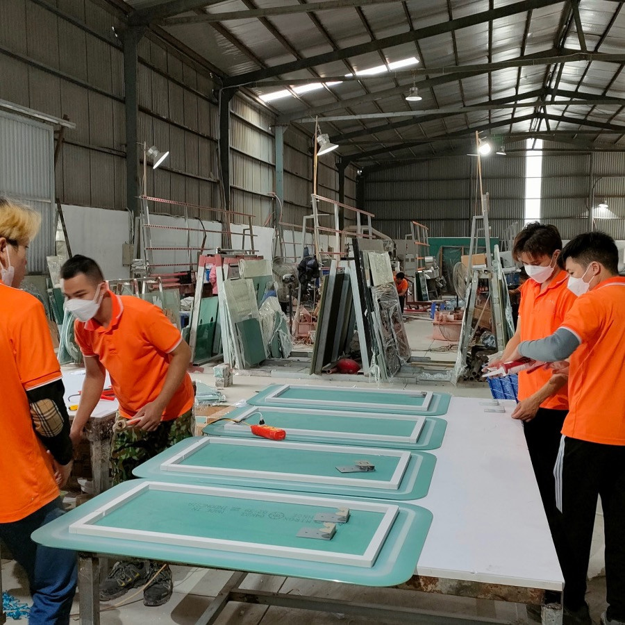 Xưởng gia công kính cường lực Nam Phong