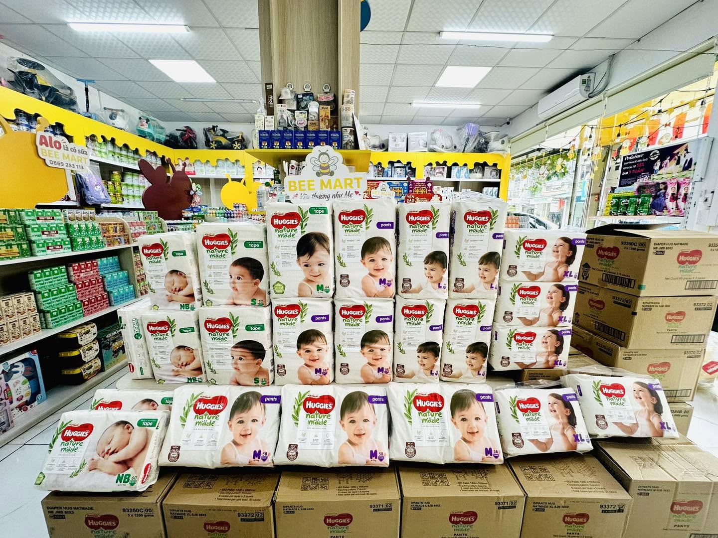 Kệ tã bỉm chính hãng đa dạng kích cỡ cho bé tại siêu thị Bee Mart Hạ Hòa