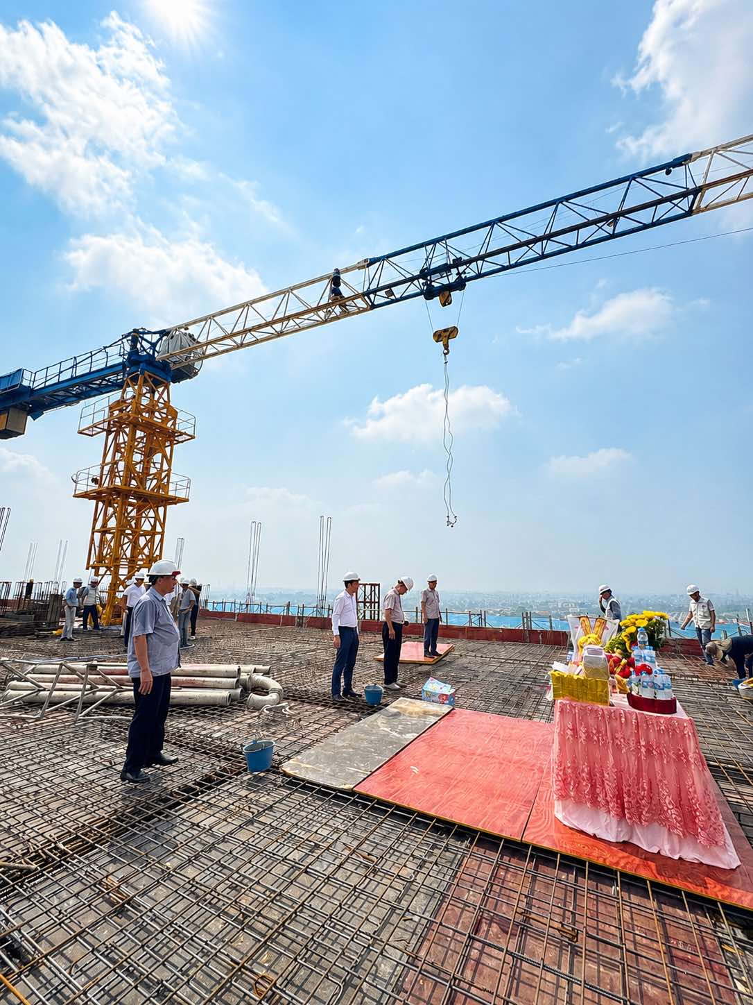 Quang cảnh sàn công trình tầng 15 tòa CT5 ngày cất nóc