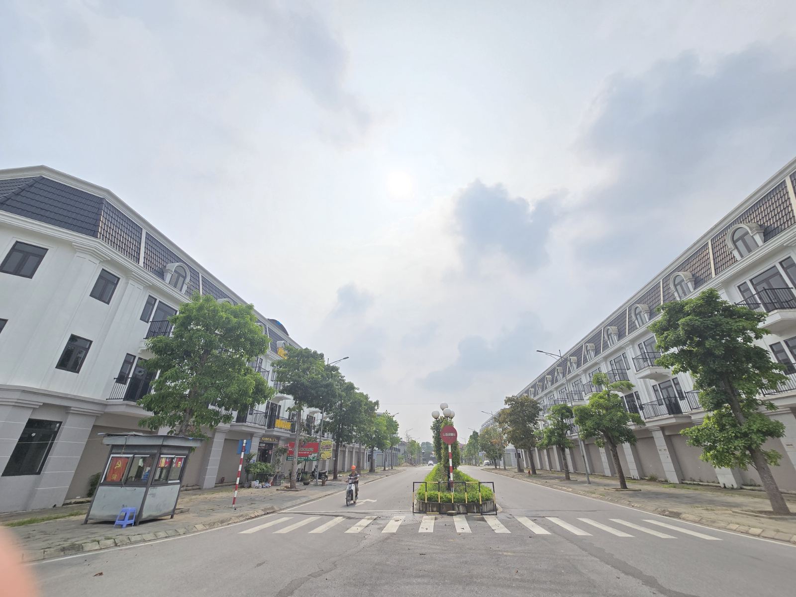 Đại lộ shophouse liền kề và cảnh quan xanh Khu đô thị Việt Hàn ngày 23/09/2026