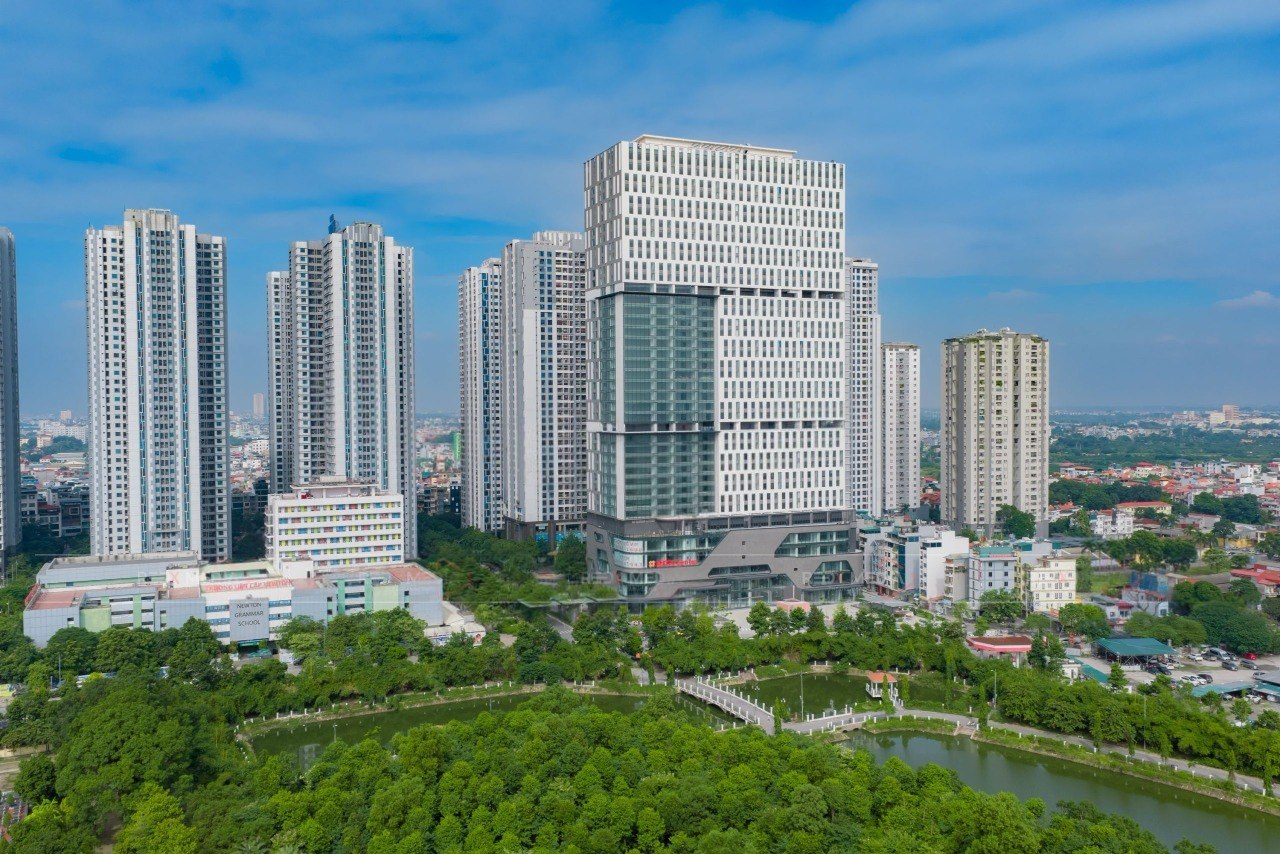 Hình ảnh thực tế toàn cảnh tòa tháp văn phòng ROX Tower 136 Hồ Tùng Mậu