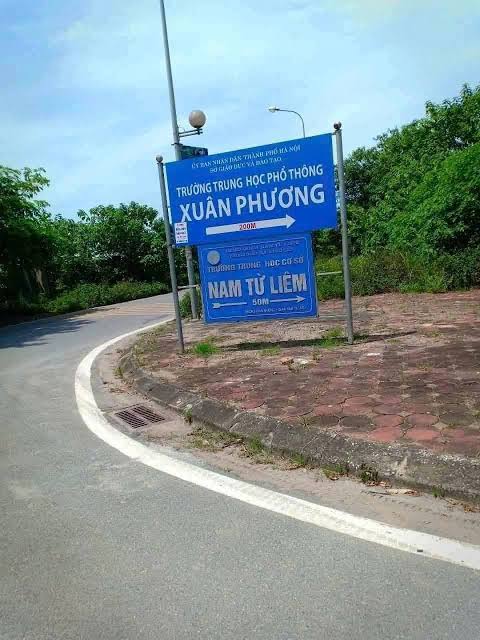 Ngõ xe máy thông thoáng lát gạch sạch sẽ tại làng Thị Cấm Xuân Phương