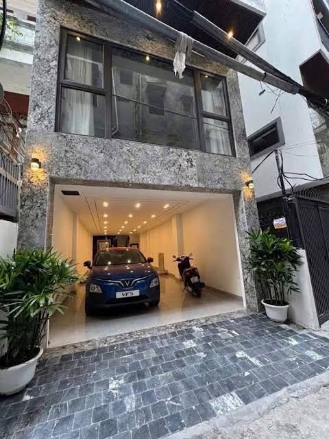 Nhà ngõ ô tô vào nhà gara tầng 1 tiện lợi tại Mỹ Đình