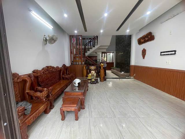 Phòng khách ấm cúng tiện nghi trong nhà nguyên căn cho thuê