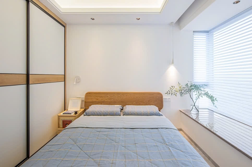 Phòng ngủ căn hộ chung cư cao cấp tràn ngập ánh sáng tại Mỹ Đình