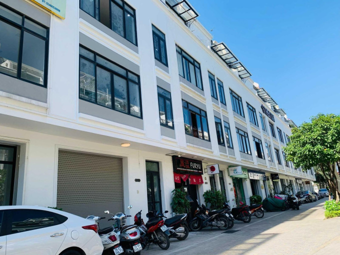 Dãy shophouse kinh doanh sầm uất tại Vinhomes Gardenia Hàm Nghi
