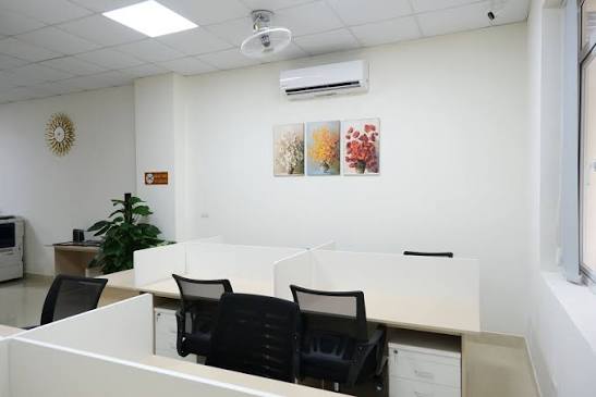 Mặt sàn tầng 1 và 2 nhà riêng làm văn phòng công ty tại Mỹ Đình